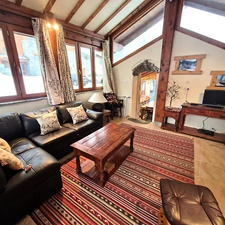 Chalet Rianne - Pour 8 Personnes 554 *